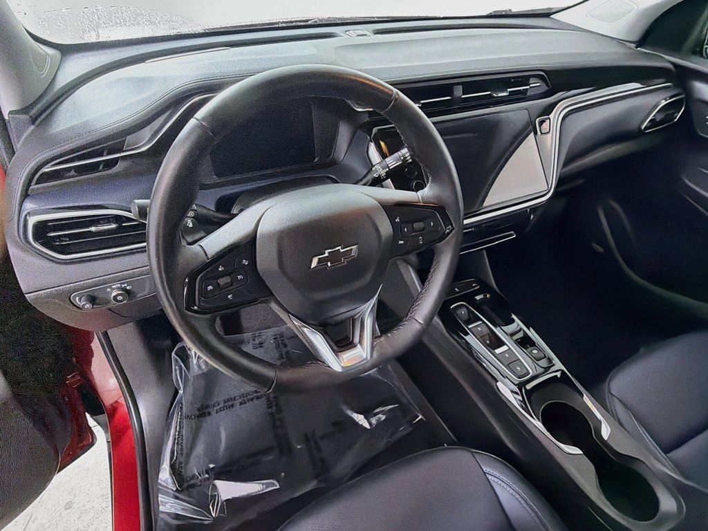 Used 2023 Chevrolet Bolt EUV Premier w/ Sun & Sound Package FWD image 11