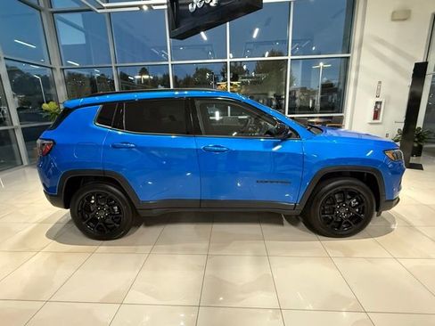 New 2025 Jeep Compass Latitude w/ Sun & Sound Group image 7
