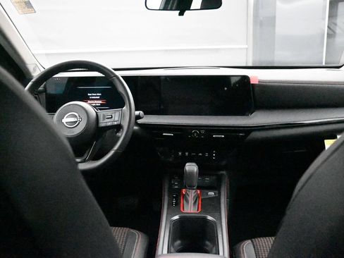 Certified 2025 Nissan Kicks SR AWD/4WD image 16