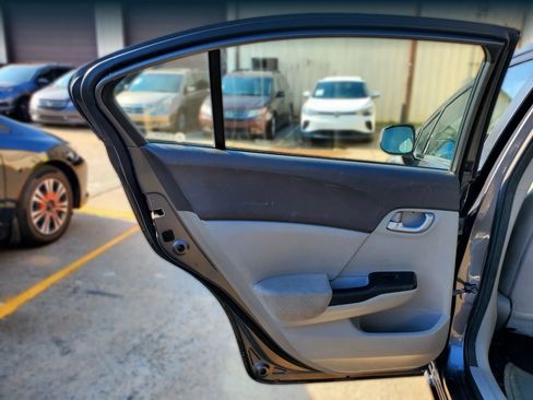Used 2012 Honda Civic LX image 17