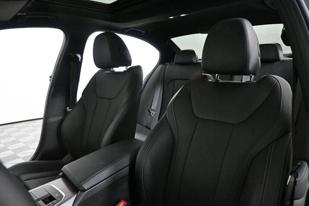 Used 2025 BMW 330i Sedan w/ Convenience Package RWD image 4