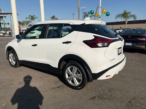 Used 2023 Nissan Kicks S FWD image 3