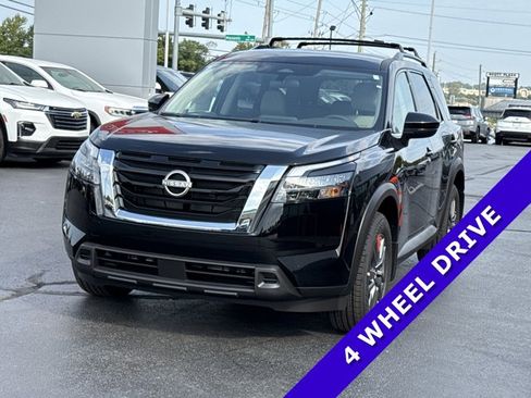 New 2025 Nissan Pathfinder SV image 11