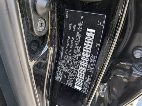 Used 2015 Lexus LX 570 4WD w/ Luxury Package image 30