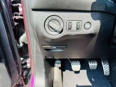 Used 2022 Dodge Challenger R/T w/ Blacktop Package image 19