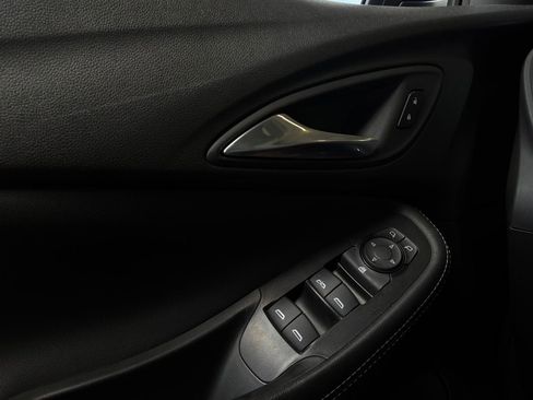 Used 2025 Buick Encore GX Preferred FWD image 19
