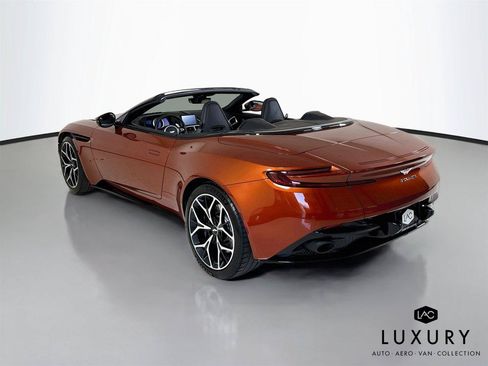 Used 2019 Aston Martin DB11 Volante RWD image 8