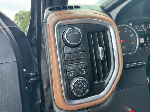Used 2020 Chevrolet Silverado 3500 High Country AWD/4WD image 18