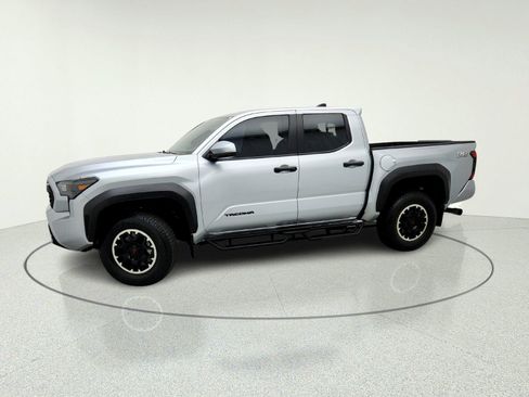 Used 2024 Toyota Tacoma TRD Off-Road w/ TRD Off Road Upgrade Package AWD/4WD image 15