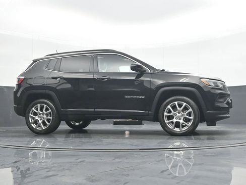 Used 2022 Jeep Compass Latitude w/ Sun and Sound Group image 31