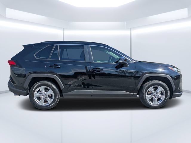 Used 2025 Toyota RAV4 XLE w/ Convenience Package AWD/4WD image 2