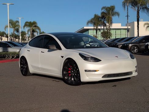 Used 2022 Tesla Model 3 Performance image 2