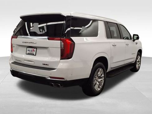 Used 2025 GMC Yukon XL Denali image 8