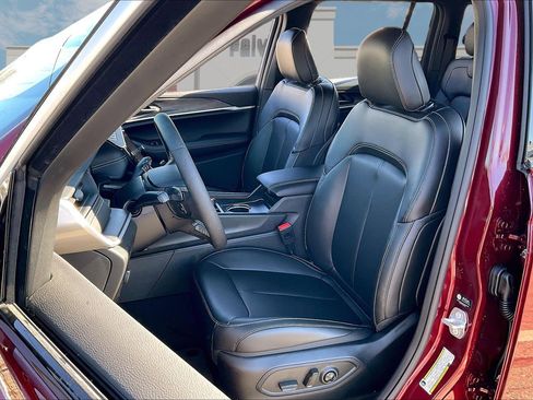 New 2026 Jeep Grand Cherokee Limited image 9