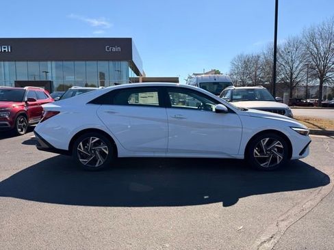 New 2026 Hyundai Elantra Limited FWD image 8