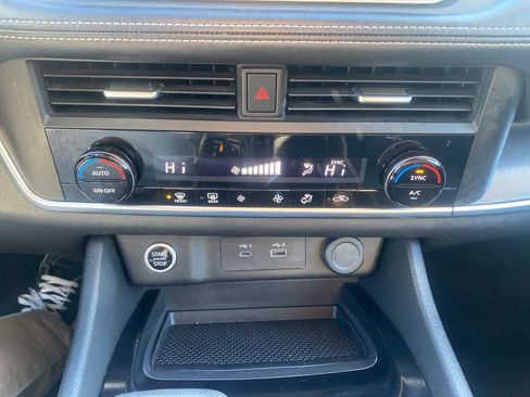 Used 2023 Nissan Rogue SV image 23