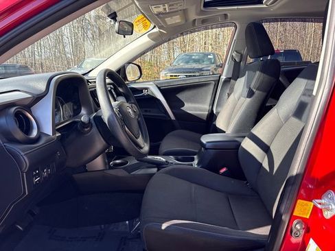 Used 2014 Toyota RAV4 XLE AWD/4WD image 35