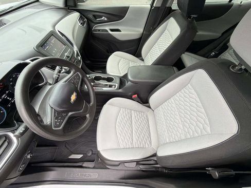 Used 2021 Chevrolet Equinox LS w/ LPO, Floor Liner Package image 3