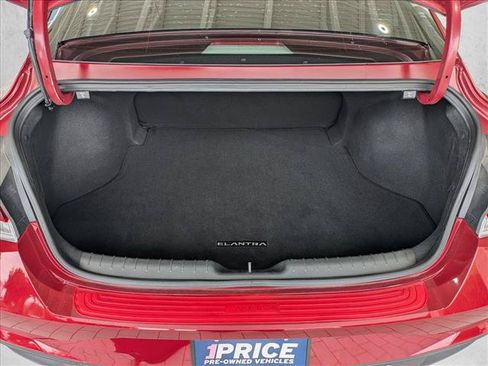 Used 2023 Hyundai Elantra SEL w/ Convenience Package FWD image 6