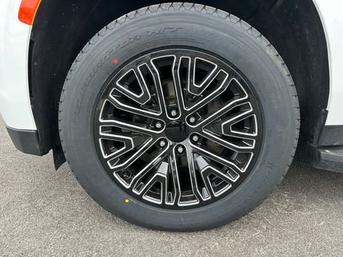 Used 2022 GMC Yukon XL SLE w/ Max Trailering Package image 16