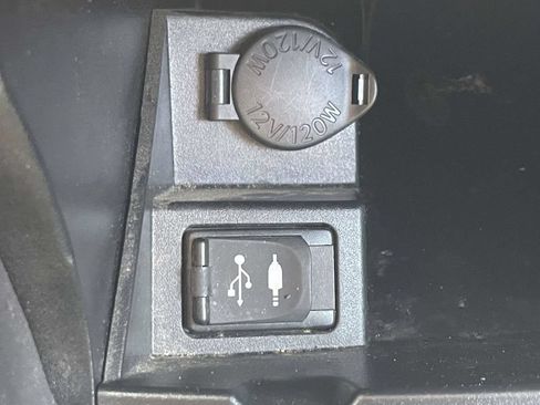 Used 2016 Toyota Camry SE FWD image 37