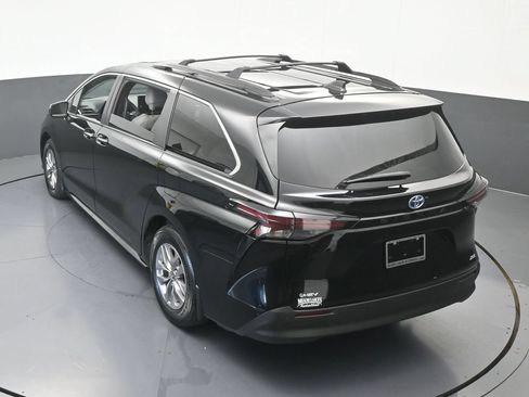 Used 2025 Toyota Sienna XLE w/ XLE Plus Package FWD image 53