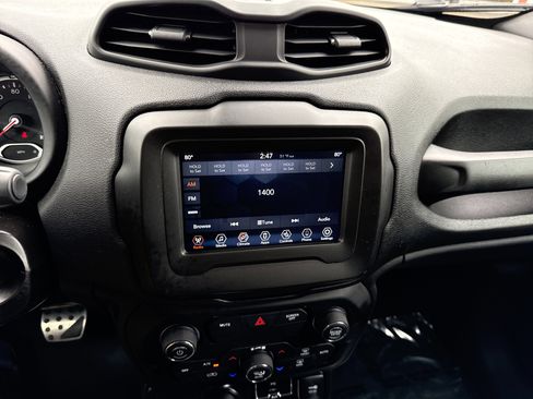 Used 2020 Jeep Renegade Latitude w/ Cold Weather Group AWD/4WD image 24