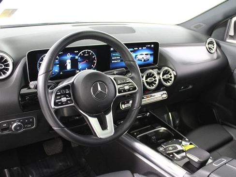 Used 2021 Mercedes-Benz GLA 250 4MATIC w/ Premium Package image 29