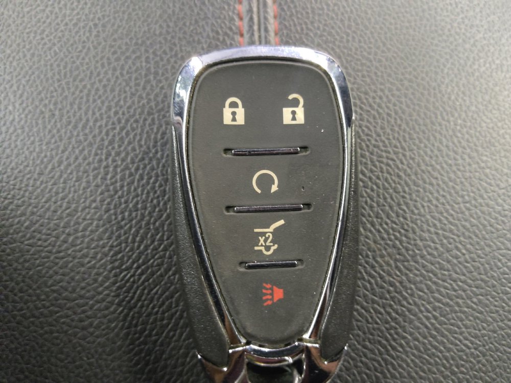 Used 2023 Chevrolet Equinox RS w/ RS Leather Package FWD image 32