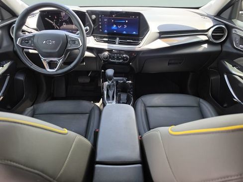 Used 2025 Chevrolet Trax ACTIV FWD image 23