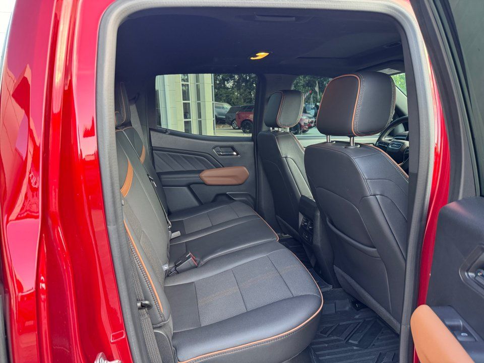 Certified 2024 GMC Canyon AT4 w/ Technology Package AWD/4WD image 33