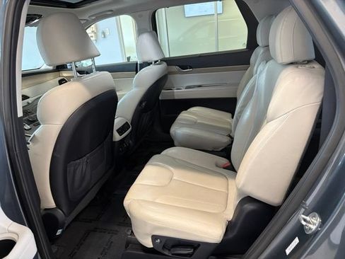 Used 2021 Hyundai Palisade SEL w/ Premium Package AWD/4WD image 16
