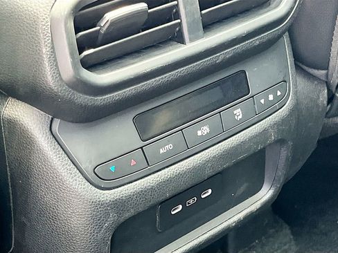 Used 2025 Honda Pilot Touring image 27