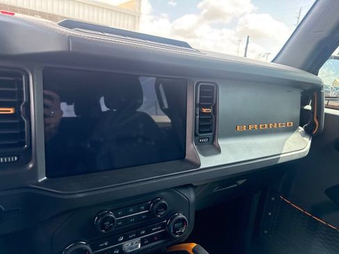 Used 2024 Ford Bronco Badlands AWD/4WD image 10