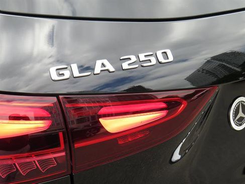 Used 2026 Mercedes-Benz GLA 250 4MATIC image 28