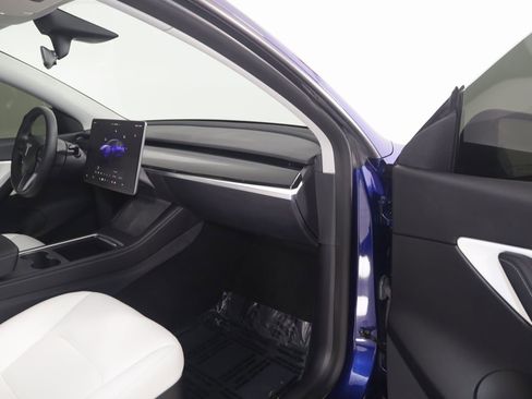 Used 2022 Tesla Model Y Performance image 42
