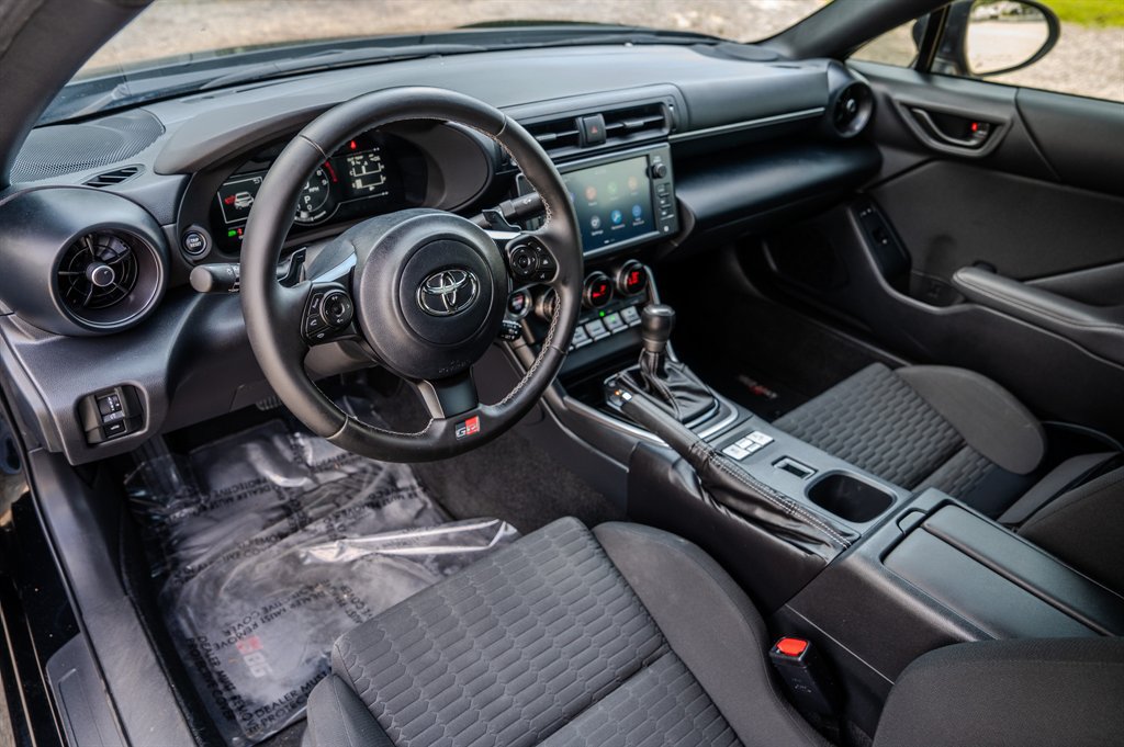 Used 2024 Toyota GR86 RWD image 14