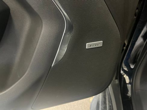 Used 2021 GMC Yukon SLT w/ SLT Premium Package AWD/4WD image 8