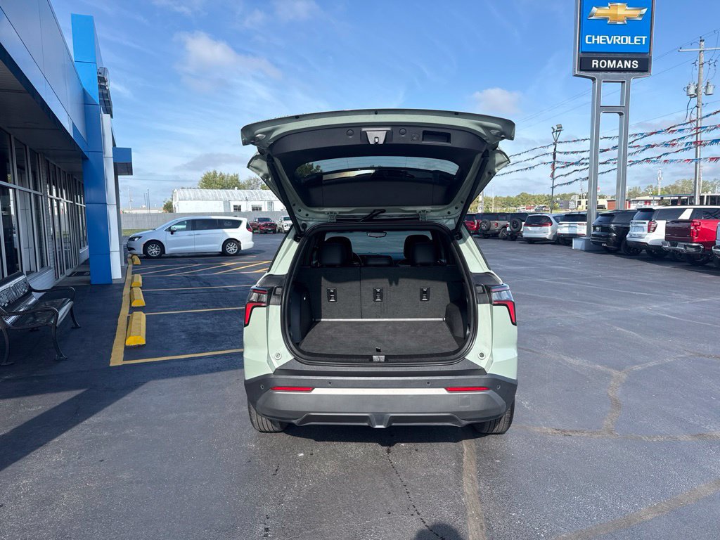 Used 2025 Chevrolet Equinox LT w/ Convenience Package II AWD/4WD image 6