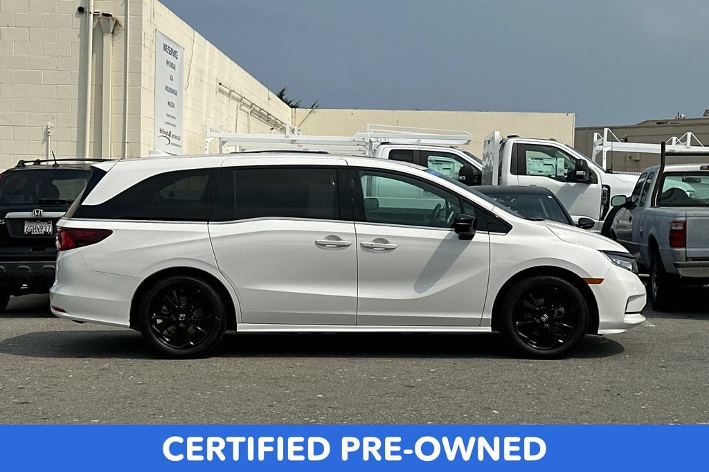 Used 2024 Honda Odyssey Sport image 2