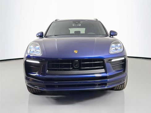 Certified 2026 Porsche Macan AWD/4WD image 10