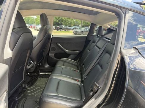 Used 2023 Tesla Model Y Long Range AWD/4WD image 24