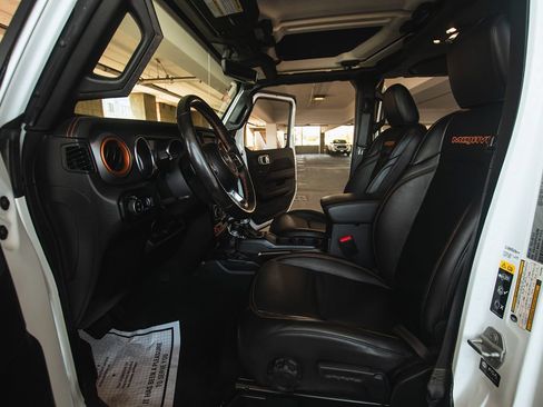 Used 2023 Jeep Gladiator Mojave w/ Cold Weather Group AWD/4WD image 29