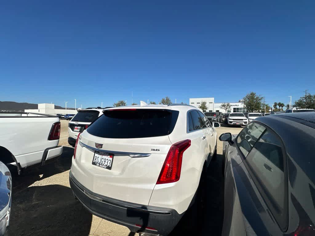 Used 2017 Cadillac XT5 Premium Luxury w/ LPO, Wheel Lock Package FWD image 4