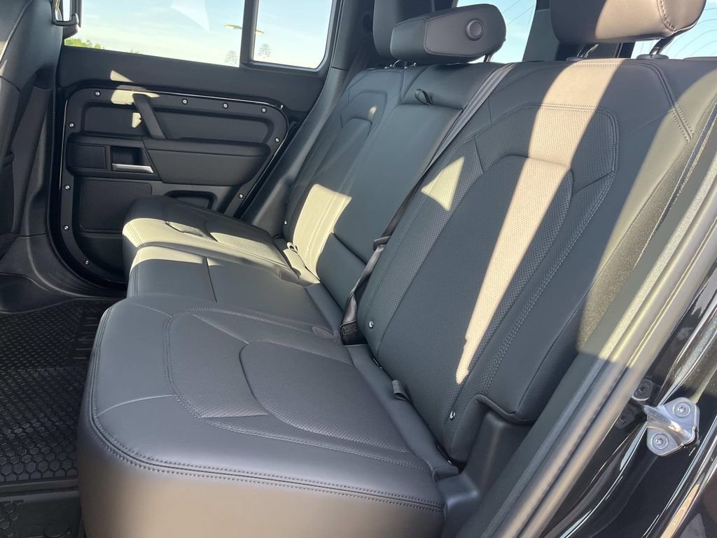 New 2026 Land Rover Defender 110 S AWD/4WD image 10