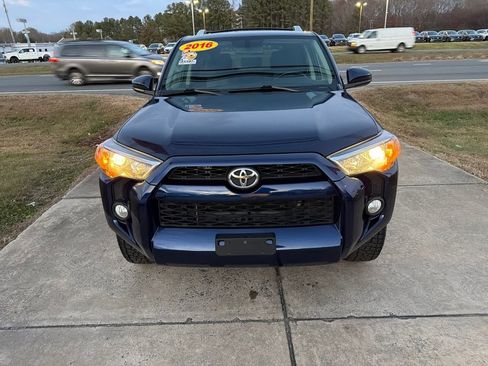 Used 2016 Toyota 4Runner SR5 image 6