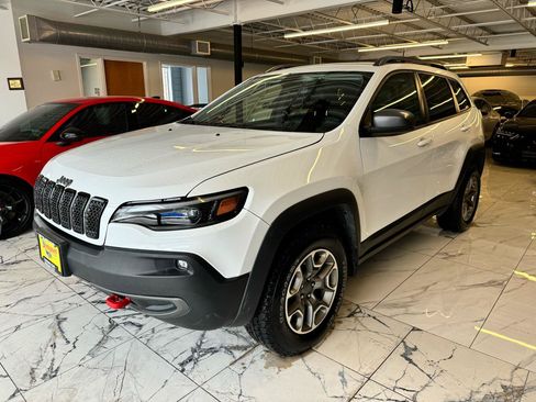 Used 2020 Jeep Cherokee Trailhawk w/ Comfort/Convenience Group AWD/4WD image 3