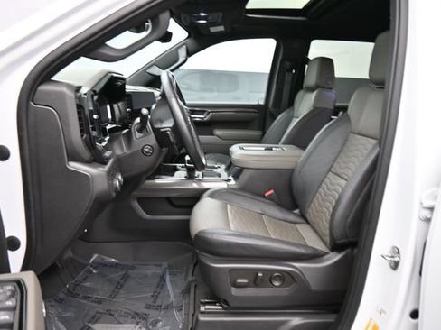 Used 2022 Chevrolet Silverado 1500 ZR2 w/ Technology Package AWD/4WD image 23