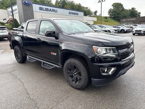 Used 2017 Chevrolet Colorado Z71 w/ Z71 Midnight Edition AWD/4WD image 7