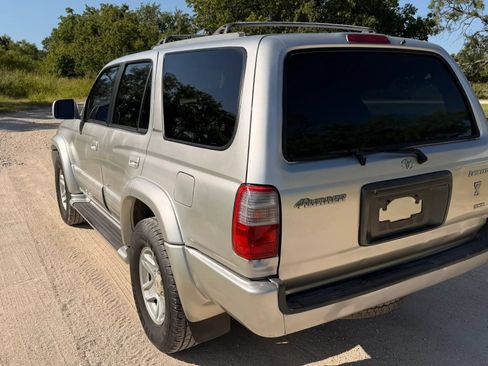 Used 1999 Toyota 4Runner Limited RWD image 12